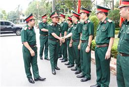 Thượng tướng Trần Đơn làm việc tại Bệnh viện Quân y 110